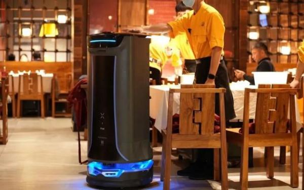 普渡机器人亮相2021花椒大连餐饮发展论坛