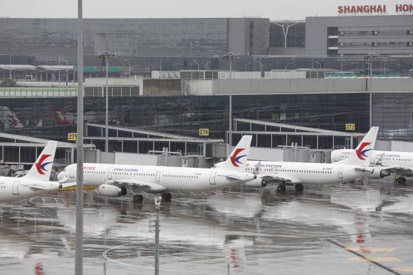 161架东航飞机陆续解除台风系留 东航上海航班运行有序恢复 