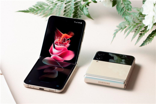  告别折叠焦虑 三星Galaxy Z Flip3 5G诠释“外刚、内柔、中坚”