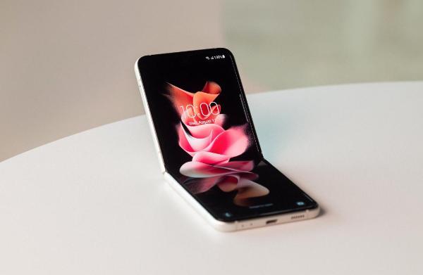 当折叠屏更加坚固耐用：三星Galaxy Z Flip3 5G让人难以拒绝 