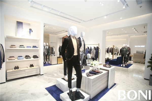 BONI堡尼首家icon形象店进驻重庆星光68广场