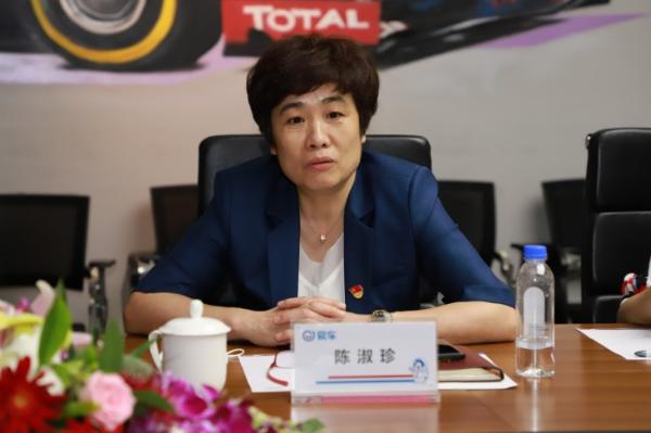  海淀区妇联党组成员、副主席翟威率区、街道两级妇联组织调研易车