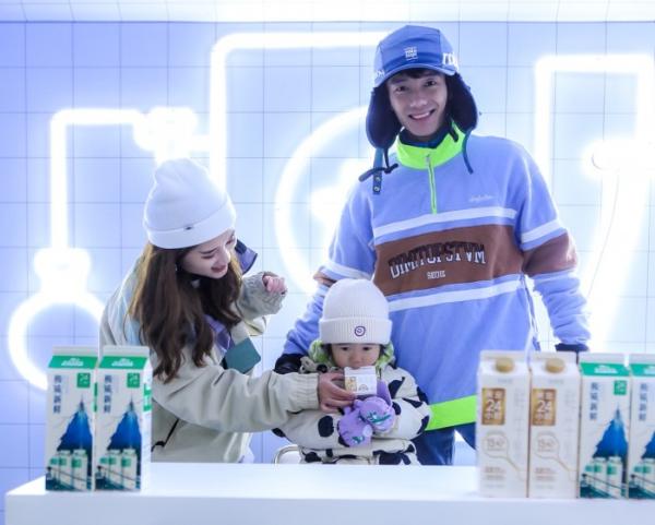 新希望乳业极地鲜奶节开幕，24小时鲜牛乳极地瓶焕新上市 