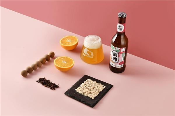 斑马精酿联手黄肖氏打造“调啤” 年轻人的第一款烧菜啤酒亮相中秋