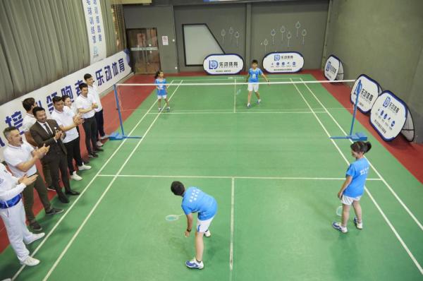  乐动体育羽毛球内部赛开始，学员们发挥出色，展示真实水平