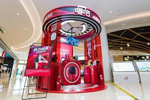  有趣好玩的唱吧K歌宝快闪店在龙湖上海宝山天街受到热烈欢迎