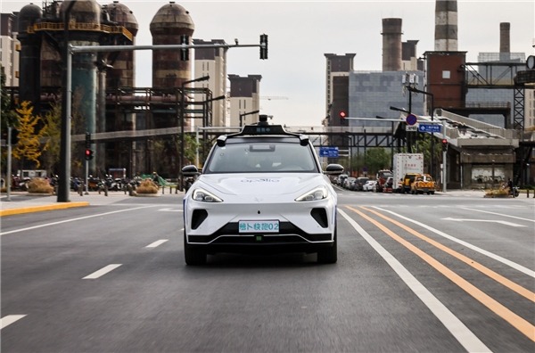  AI老司机上路，更加安全的全民自动驾驶出行时代真的要来了！
