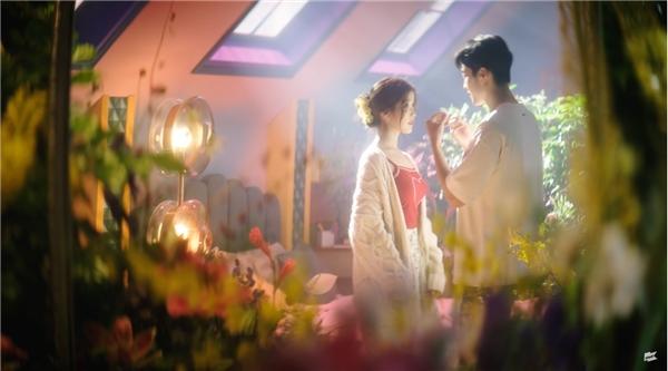 IU最新单曲《strawberry moon》甜蜜来袭,10月18日23:00上线酷狗音乐