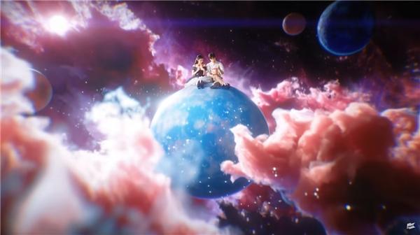 IU最新单曲《strawberry moon》甜蜜来袭,10月18日23:00上线酷狗音乐