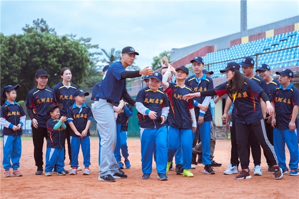 不一样的你我他，一样的棒，MLB“有爱真棒”在继续