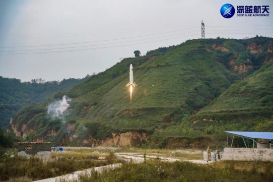  深蓝航天再创佳绩 | 国内首次液氧煤油火箭百米级垂直起降圆满成功