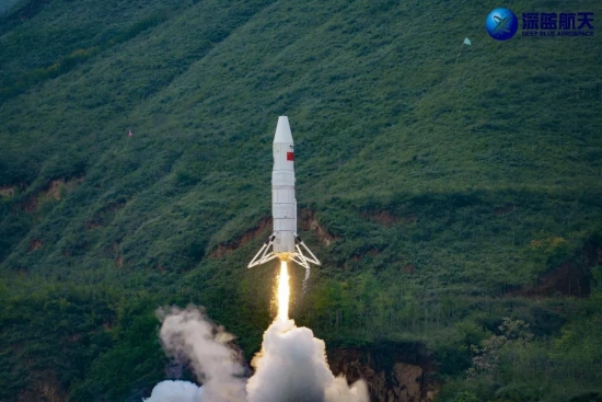  深蓝航天再创佳绩 | 国内首次液氧煤油火箭百米级垂直起降圆满成功