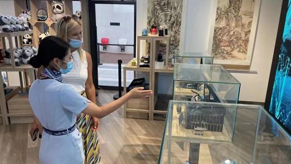  花西子傣族印象定制新研配方 持续传递中华民族之美