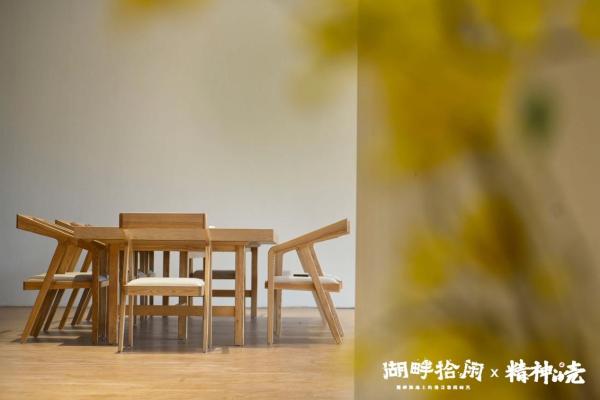  我们在这里打造了一个“精神的壳”湖畔书吧