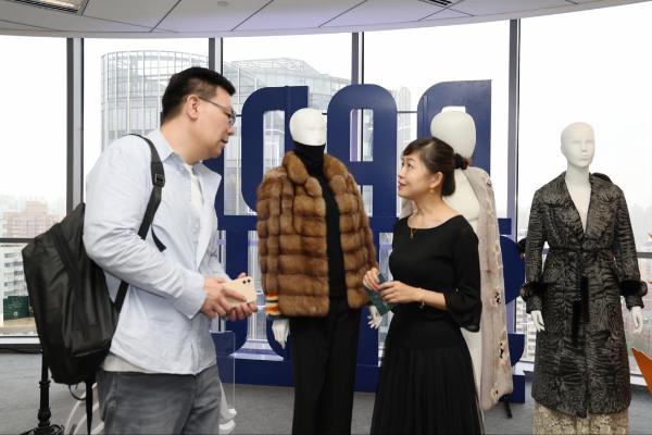 国际毛皮协会会员企业在SS22上海时装周，“宣读”皮草行业变革新主张