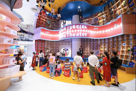 把宇宙飞船装进商场 百思童年益智玩具新一代千平旗舰店落户上海