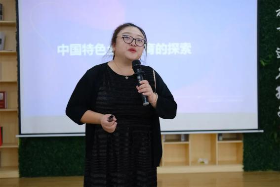 广州市侨联调研团参访黄埔区中大附属外国语实验学校 