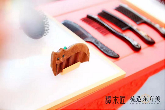 “梳声奇谈，相聚青岛” ——谭木匠“梳房颜究院”国风主题快闪店.青岛站等你来探