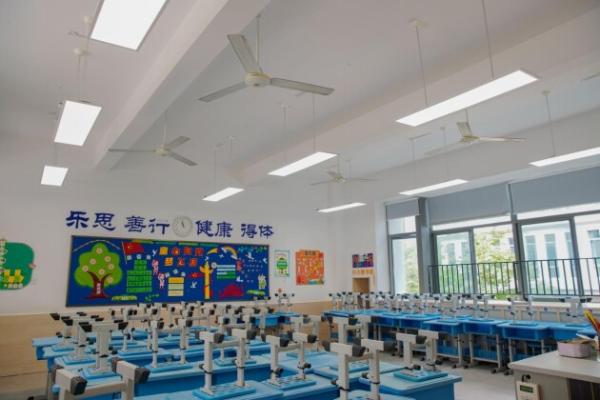  以“健康照明”造福莘莘学子，宜美照明领跑教育照明赛道