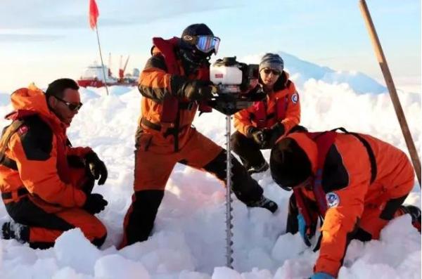  揭秘探路者为中国南北极考察队研发的工作服为何这么“暖”？