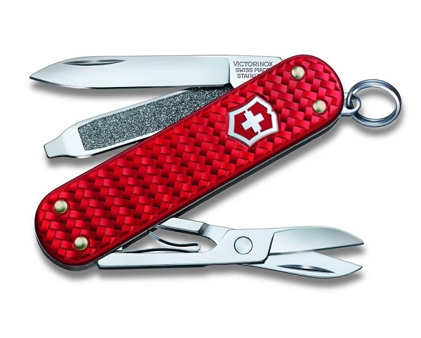  优雅、现代、升级 VICTORINOX 维氏推出全新编织纹理的铝面典范至臻系列