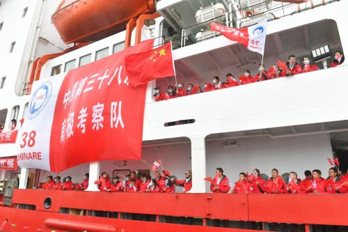 中国第38次南极考察队出征，探路者连续13年贴身护航