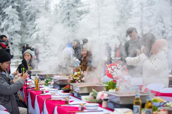  官宣！三大野生萌宠空降，燃情开启瓦屋山最萌冰雪嘉年华！