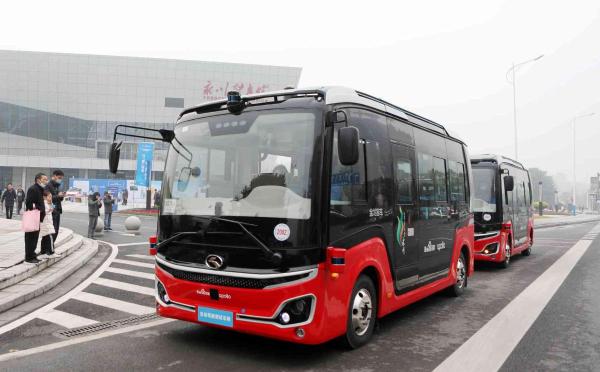 百度自动驾驶巴士开启收费运营 助力永川迈入交通智能化转型新阶段