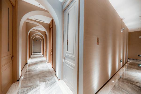  女星宋佳定格耀美时光，为丽妍雅集Rubis SPA瑞虹天地太阳宫店开业剪彩