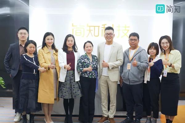  对话专家、教师、家长：“双减”之下，家庭教育路在何方？