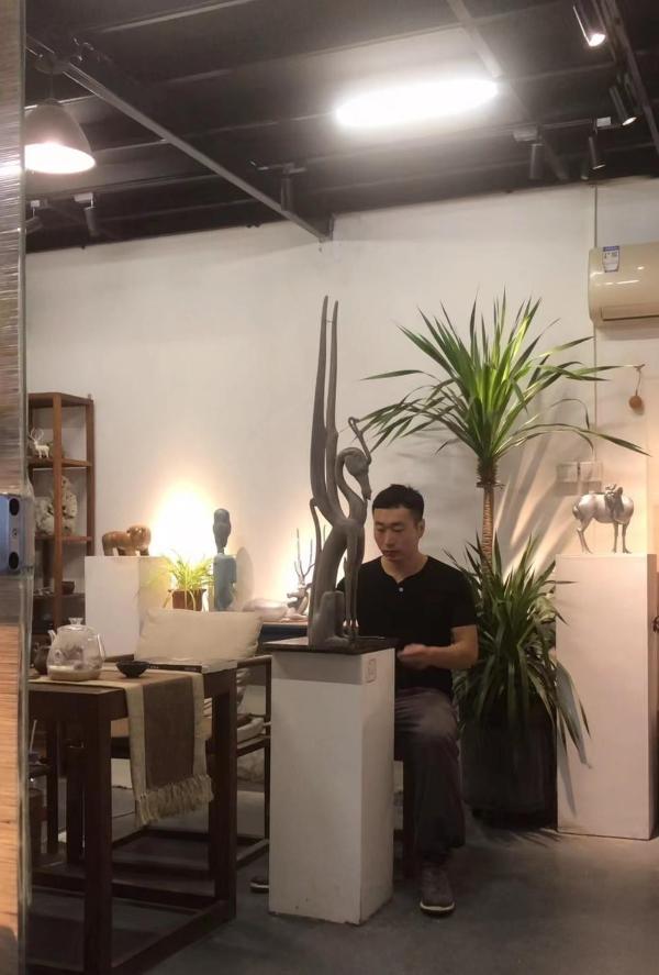 雅昌青年艺术家推荐｜张有志：做生活中的“清者”