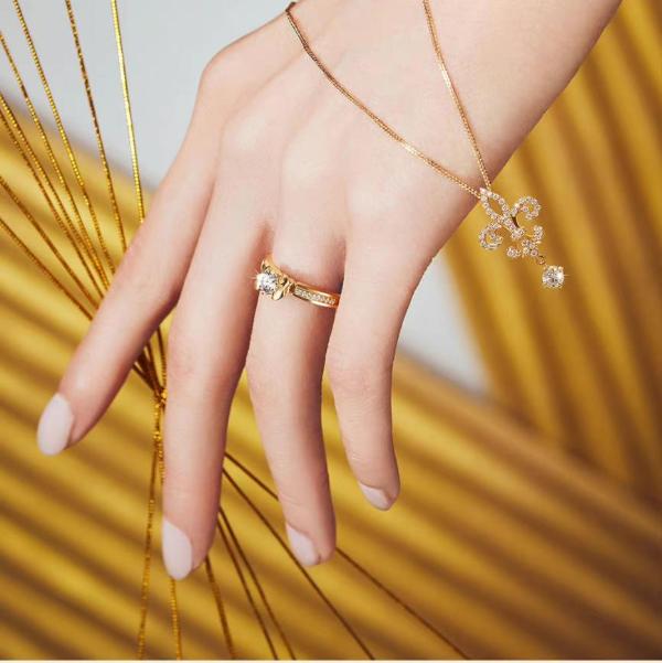  钻戒买什么牌子好性价比最高？ 莱绅通灵王后钻戒值得