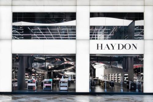  HAYDON黑洞玩转潮流跨界，携手马思唯强势引爆春熙路「镜变」空间