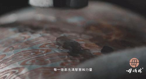  传承人母炳林借短视频展示制银工艺，抖音电商助力非遗传承与保护