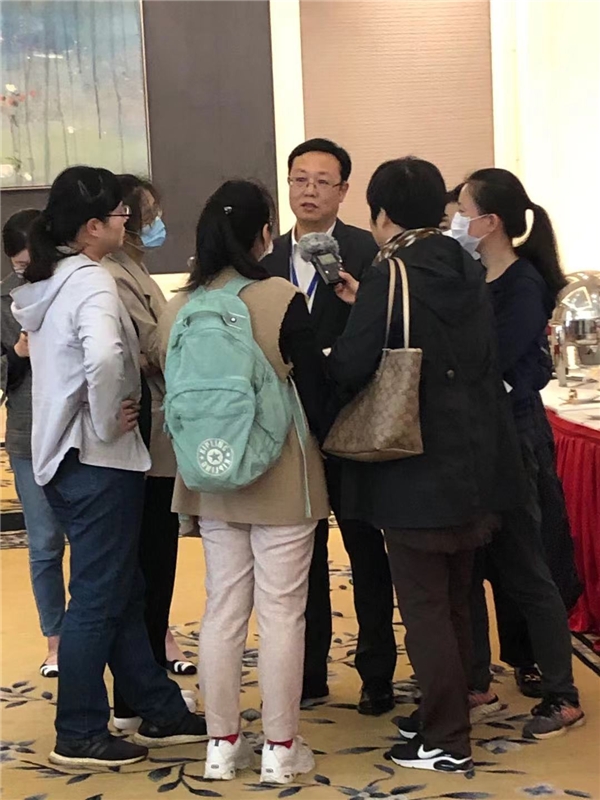 合作赢未来！史泰博董事长张潮涌接受上海电视台采访