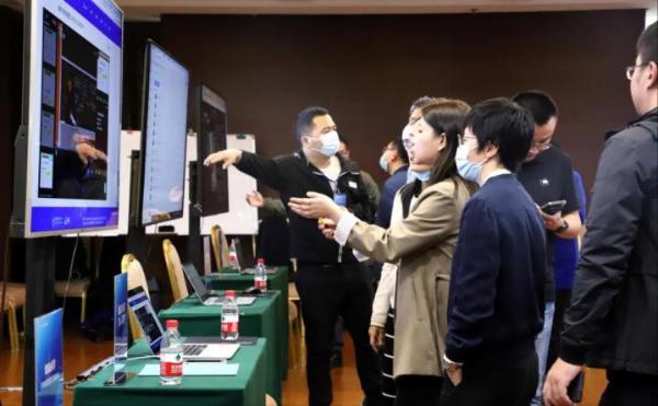 “2021智能媒体技术赋能线上线下混合式教学形态变革”研讨会于杭州成功举办