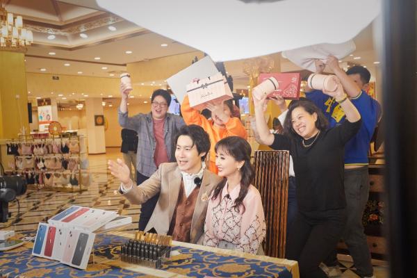  赛莎梦Saisamorn携手赵雅芝开启泰国溯源专场直播，诠释乳胶健康影响力！