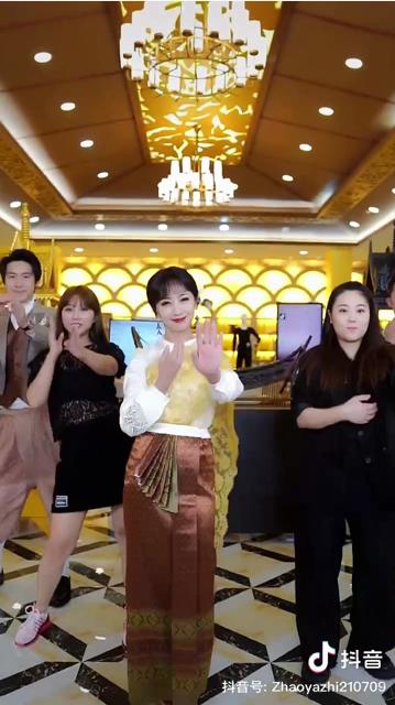  赛莎梦Saisamorn携手赵雅芝开启泰国溯源专场直播，诠释乳胶健康影响力！