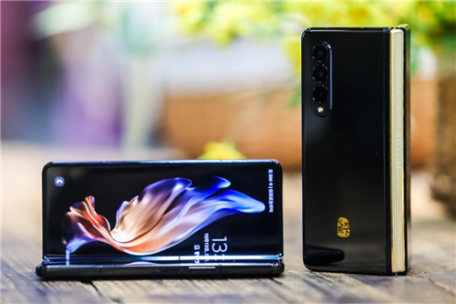 双十二品质甄礼——心系天下三星W22 5G闪耀而至