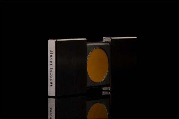  HENRY JACQUES全新（CLIC-CLAC）固体香水及香水盒：重塑魅力新标
