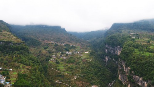  希沃公益行：为被留在大山里的人打开一扇窗