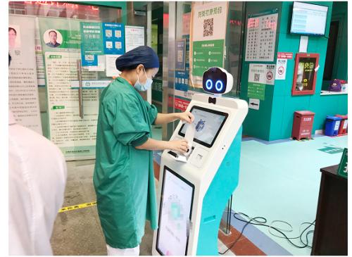 科技防疫，易普森107台防疫测温机器人在深圳市龙岗区投入使用