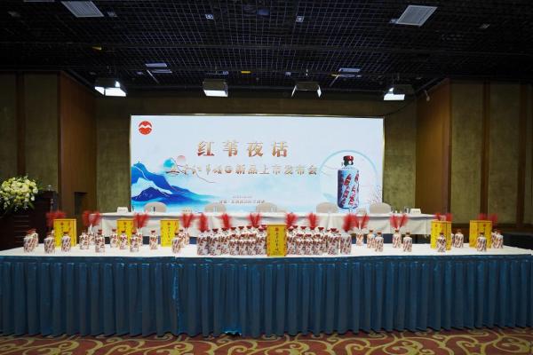  从文君瓶回望红苇颂——白明先生陶瓷艺术的两件惊世之作