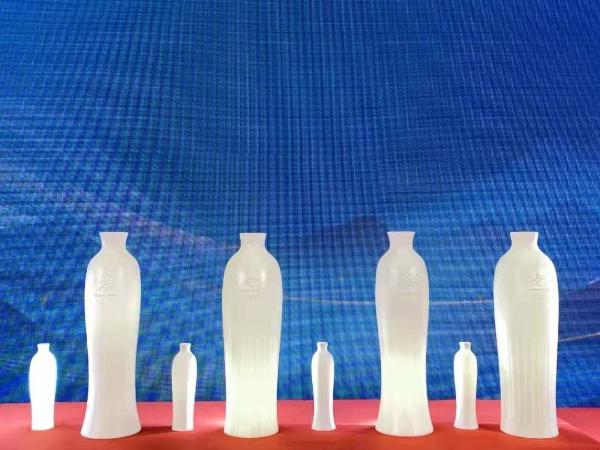  从文君瓶回望红苇颂——白明先生陶瓷艺术的两件惊世之作