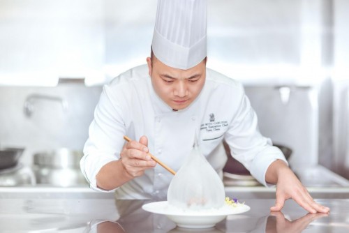  成都富力丽思卡尔顿酒店丽轩中餐厅荣登《米其林指南》入选餐厅