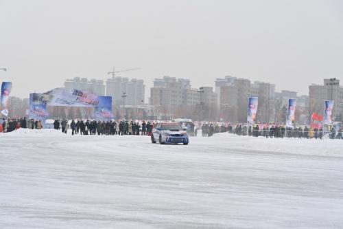  惊叹!《激情驭雪·笑傲梅河》-首个冰上极限漂移世界纪录诞生 冰上漂移体验不断