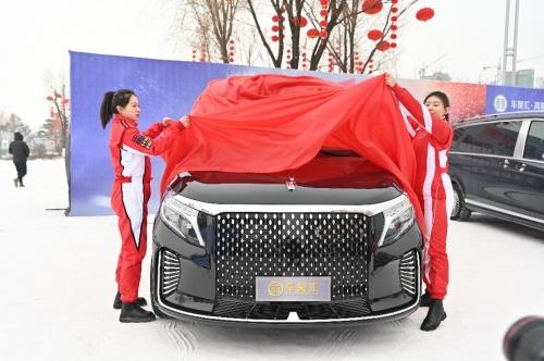  惊叹!《激情驭雪·笑傲梅河》-首个冰上极限漂移世界纪录诞生 冰上漂移体验不断