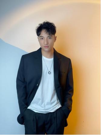 繁星互娱艺人田一名新身份，与寇振海李玲玉等老戏骨爆笑出演短剧