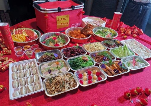 百万骑士坚守岗位，顺丰同城携手百大餐饮品牌将团圆年味送上门！