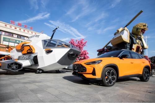  机甲艺术家孙世前 用作品致敬中国航天于虎年春晚舞台